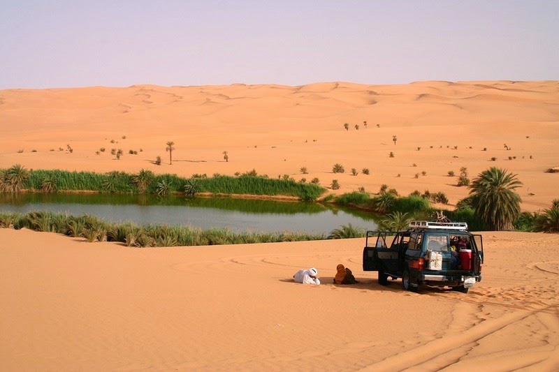 Les-lacs-d-Ubari-splendides-oasis-au-milieu-du-desert-8