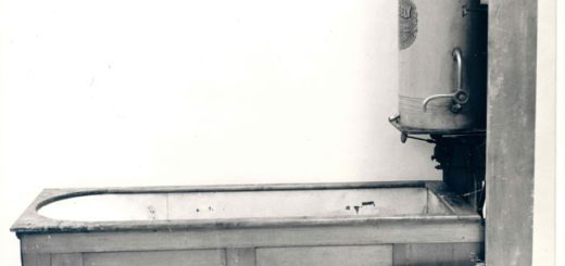 Bath tub.  1977.1217.13.