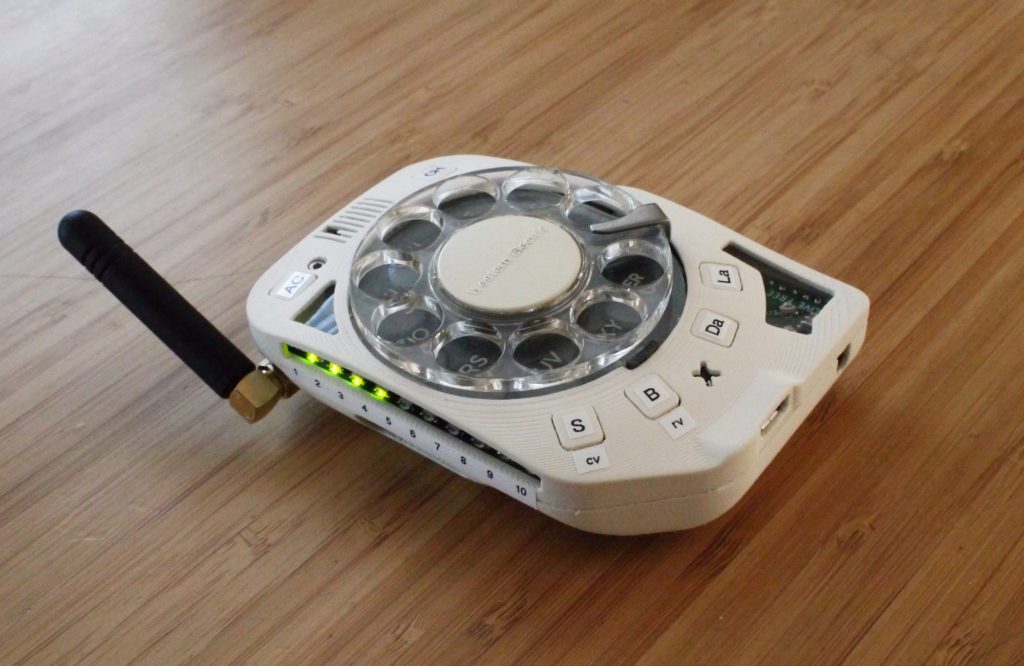 un smartphone à cadran fonctionnel par Justine Haupt - 2Tout2Rien